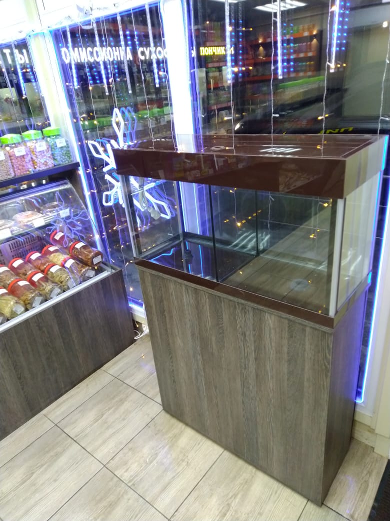 Аквариум и витрины для моллюсков и системы передержки узв для морепродуктов