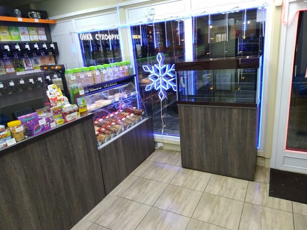 Аквариум и витрины для моллюсков и системы передержки узв для морепродуктов