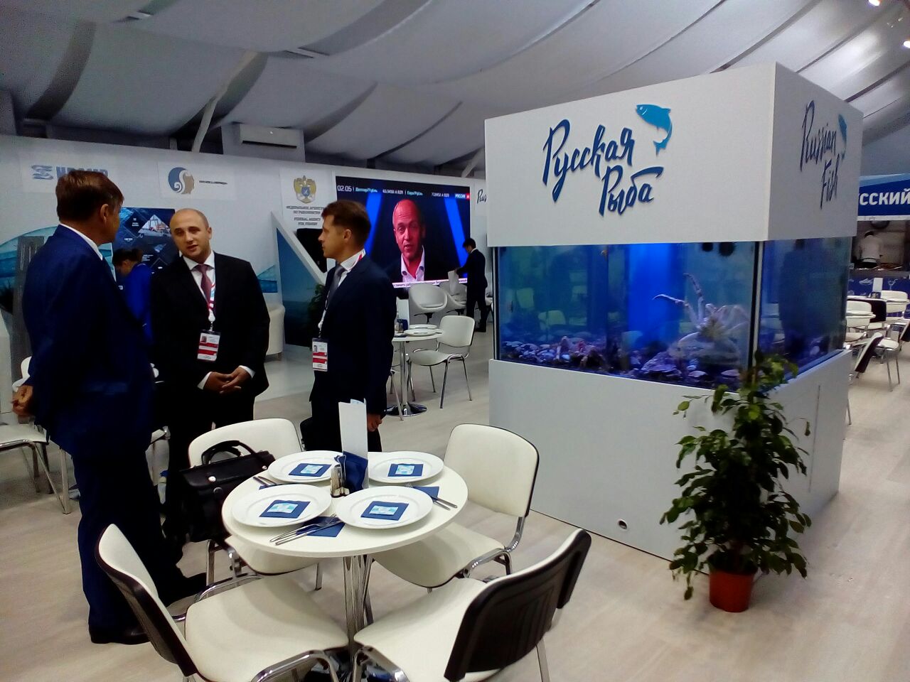 Морской торговый аквариум для содержания камчатского краба, морских звёзд, устриц, мидий, лобстера, омара, лангустов, 