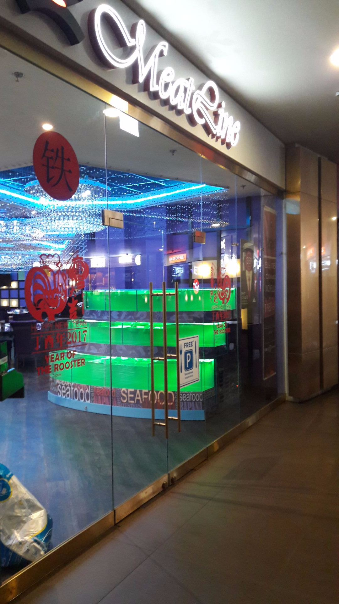 Аквариум и витрины для моллюсков и системы передержки узв для морепродуктов