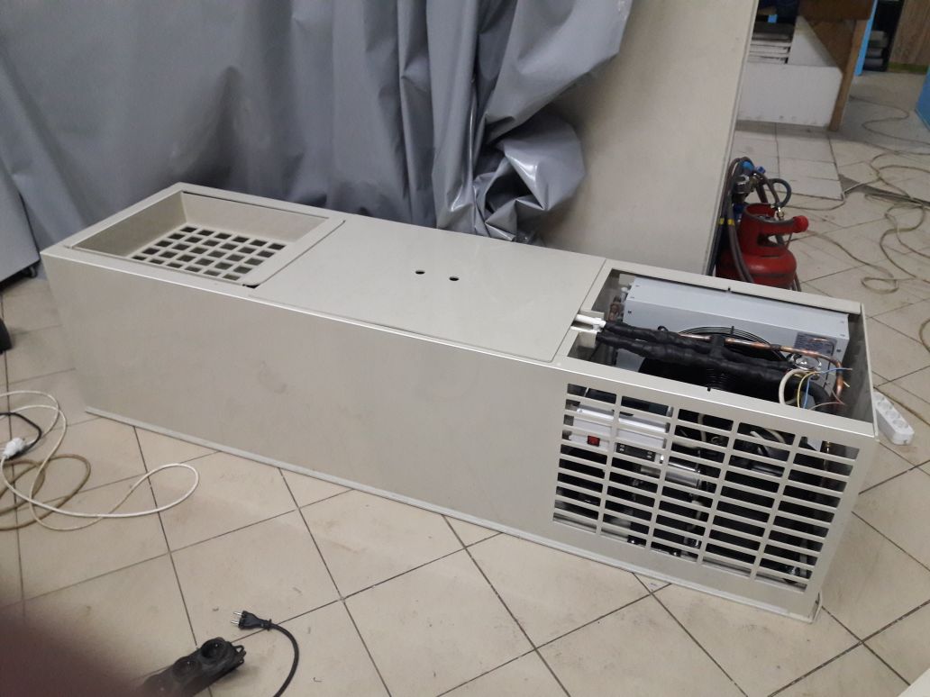 Аквариум и витрины для моллюсков и системы передержки узв для морепродуктов